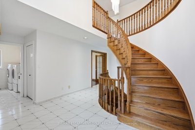 42 Fox Run • Brantford, ON photo 4