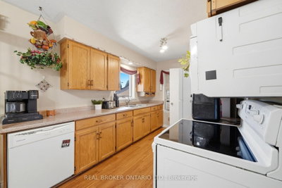 389 7th Street • Hanover, ON photo 8