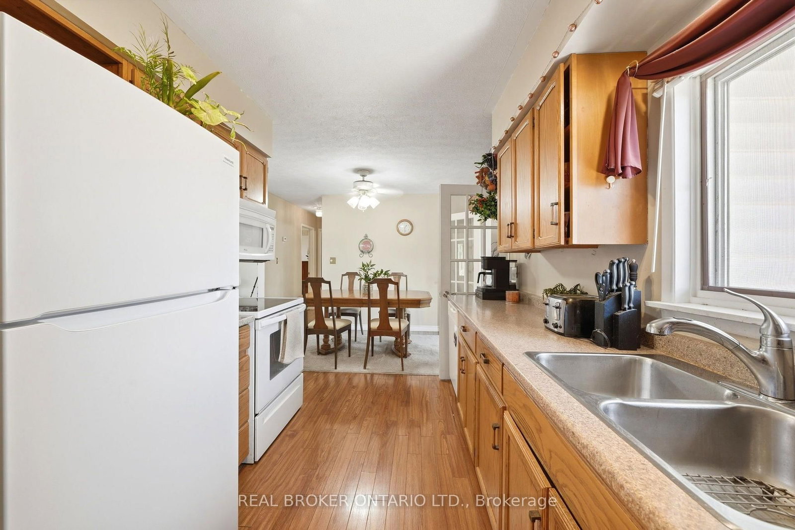 389 7th Street • Hanover, ON photo 9