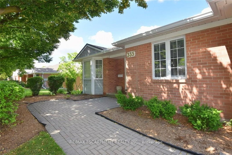335 George St N photo 4