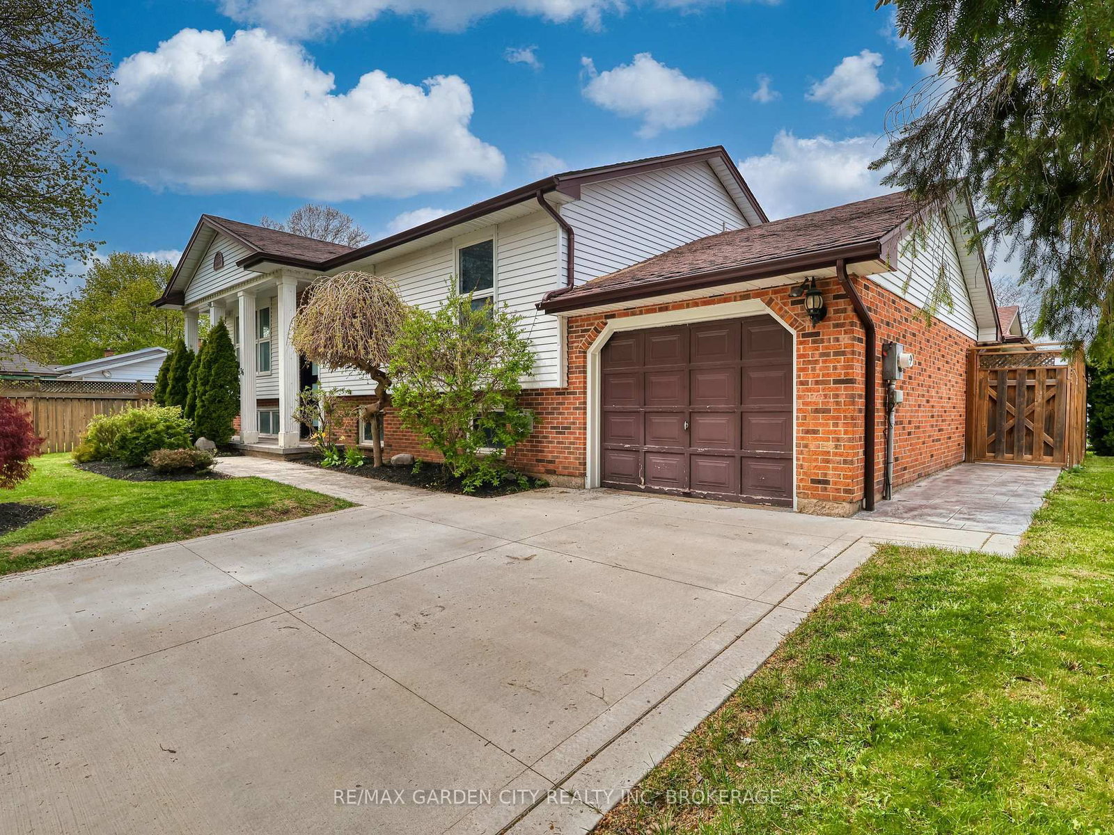 36 Rochelle Drive • St. Catharines, ON photo 3