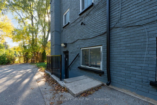 9 - 153 Godfrey Drive