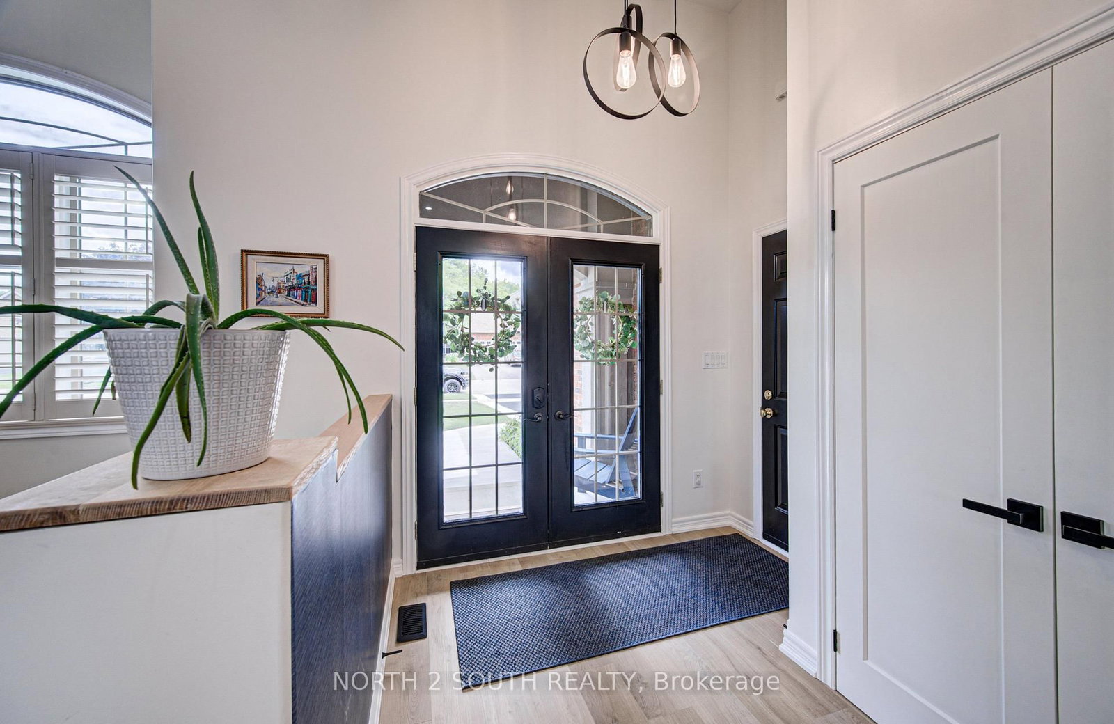 22 Long Lane • Brant, ON photo 6