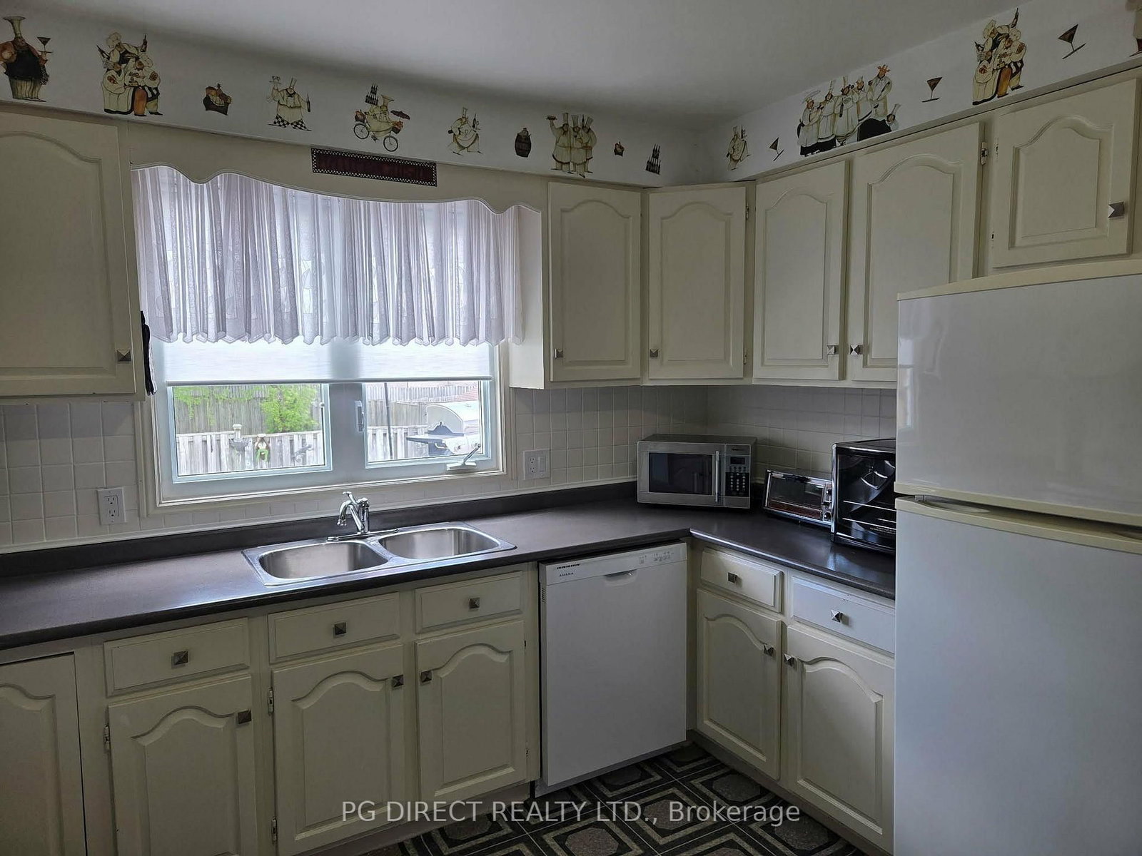 42 Eglee Avenue • North Bay, ON photo 11