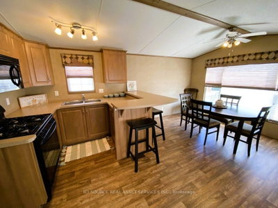 155 McCrearys Beach • #FHR506 • Perth, ON photo 5