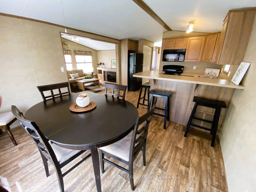 155 McCrearys Beach • #FHR506 • Perth, ON photo 6