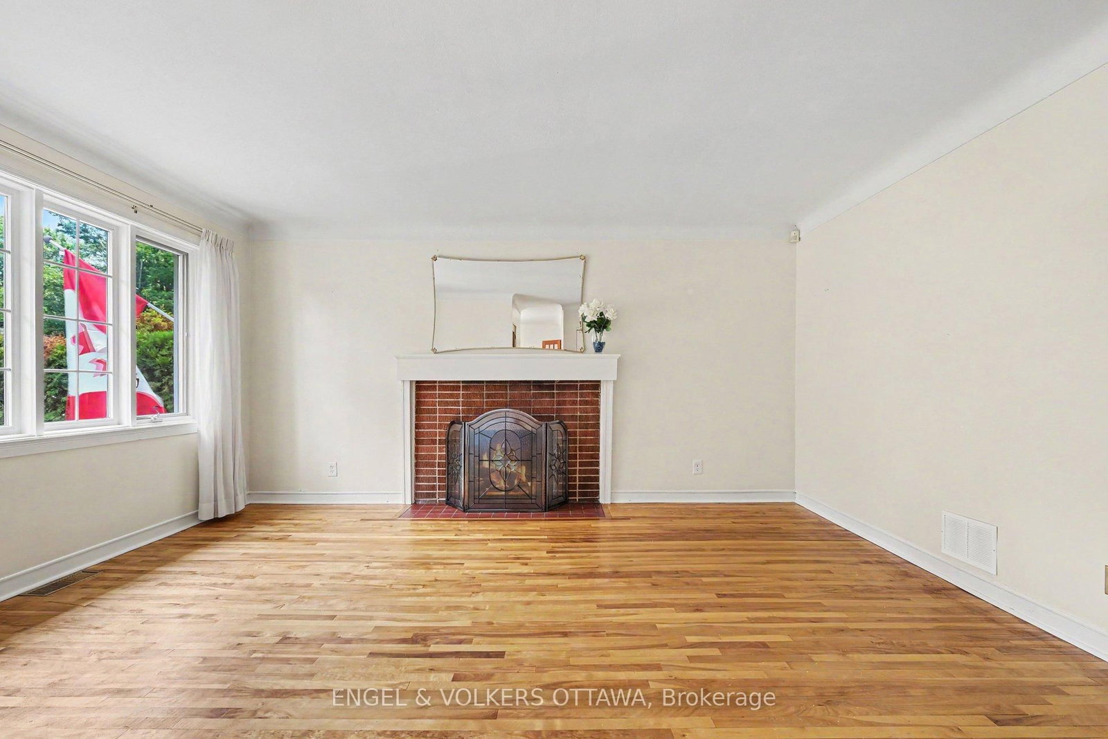 325 Summit Avenue • Ottawa, ON photo 6