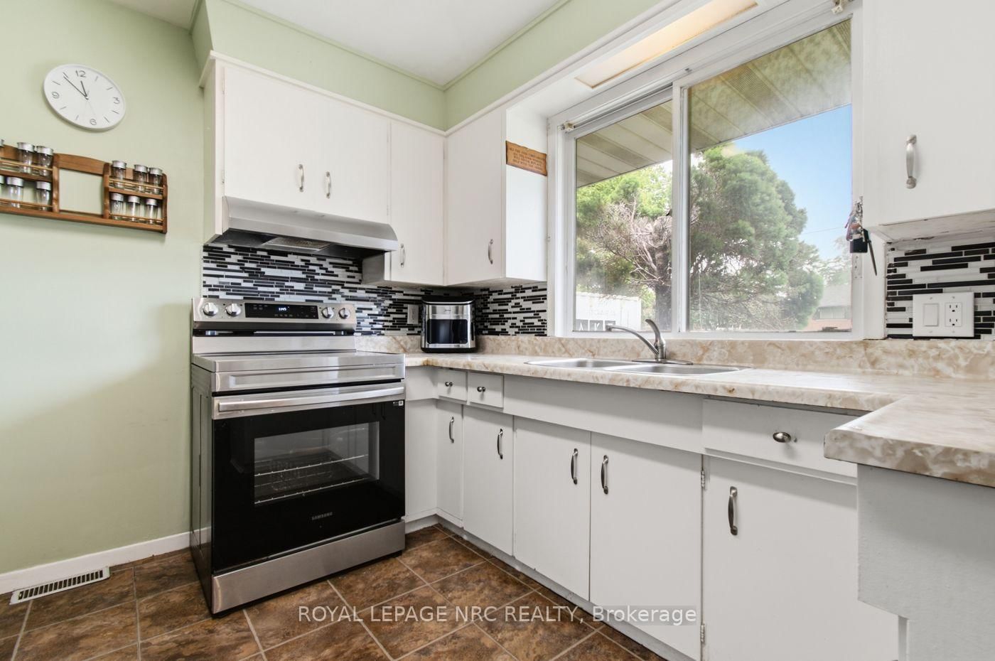 4381 Jackson Street • Lincoln, ON photo 8