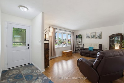493 Maple Street — photo 3