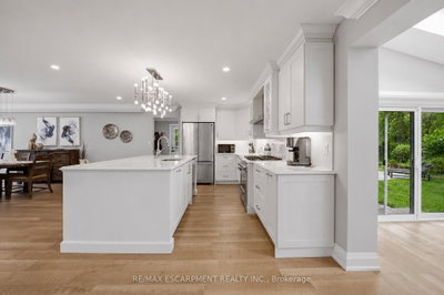 81 Flanders Drive • Hamilton, ON photo 8