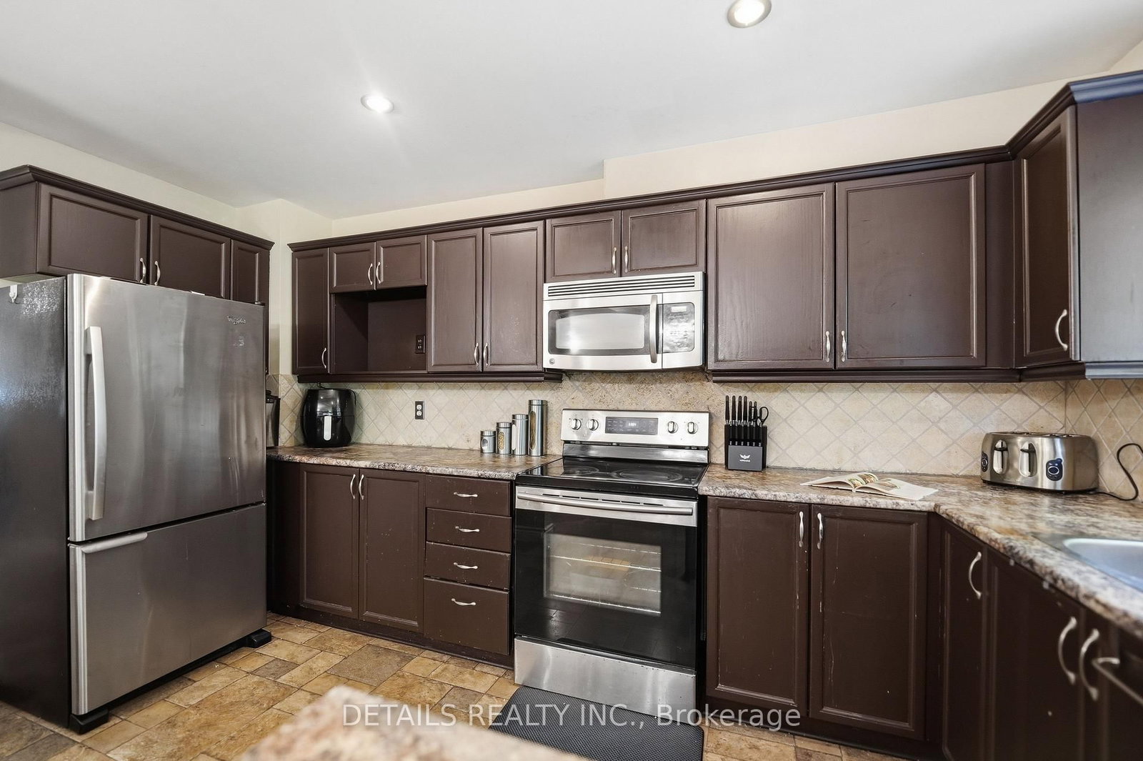 24 Southport Drive • Ottawa, ON photo 21
