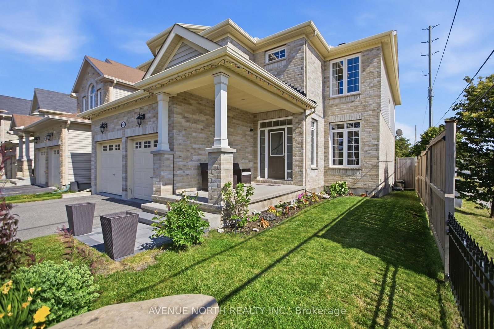 112 Sunita Crescent • Ottawa, ON photo 2