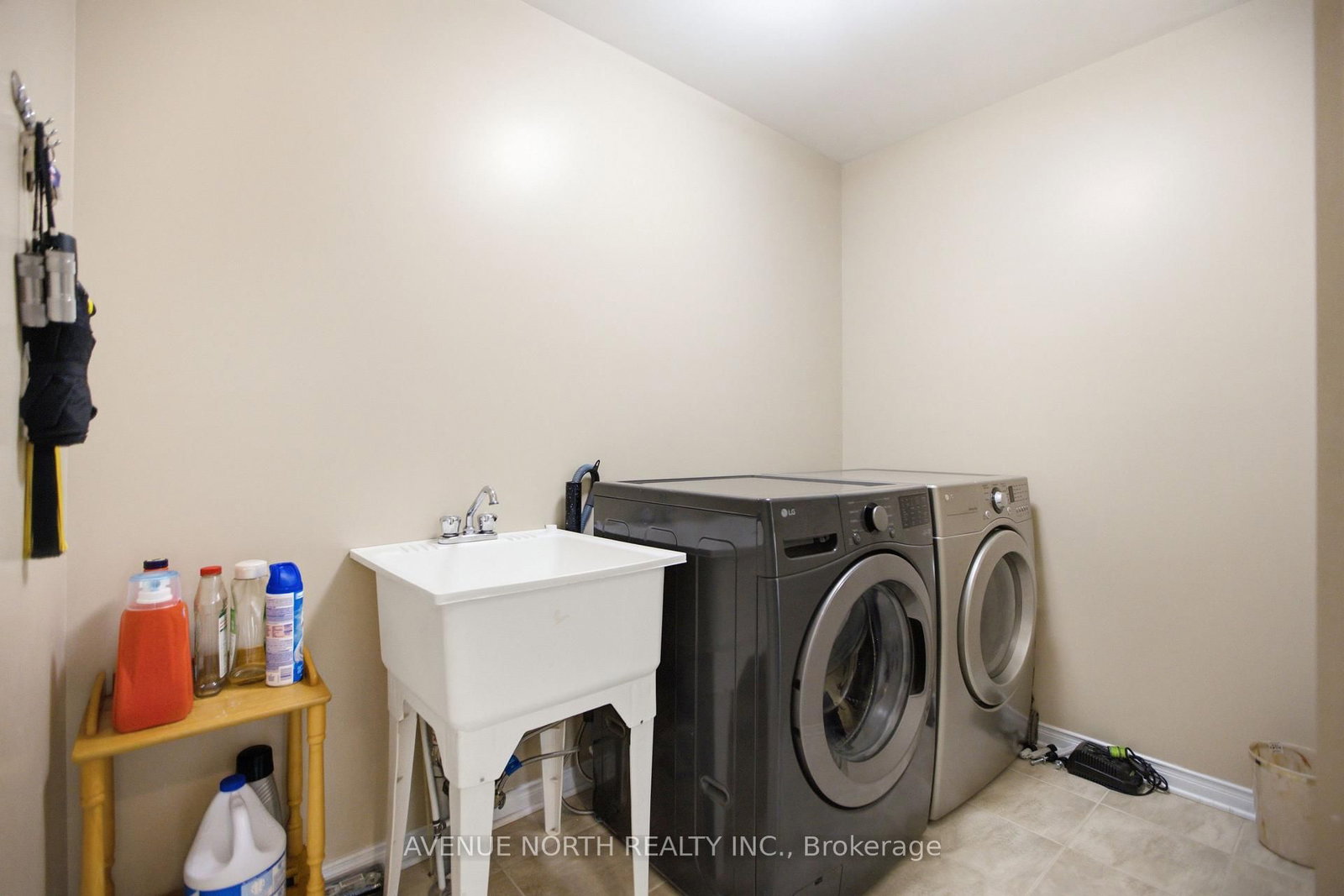 112 Sunita Crescent • Ottawa, ON photo 20