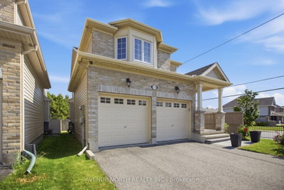112 Sunita Crescent — photo 3