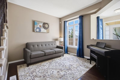 112 Sunita Crescent • Ottawa, ON photo 8