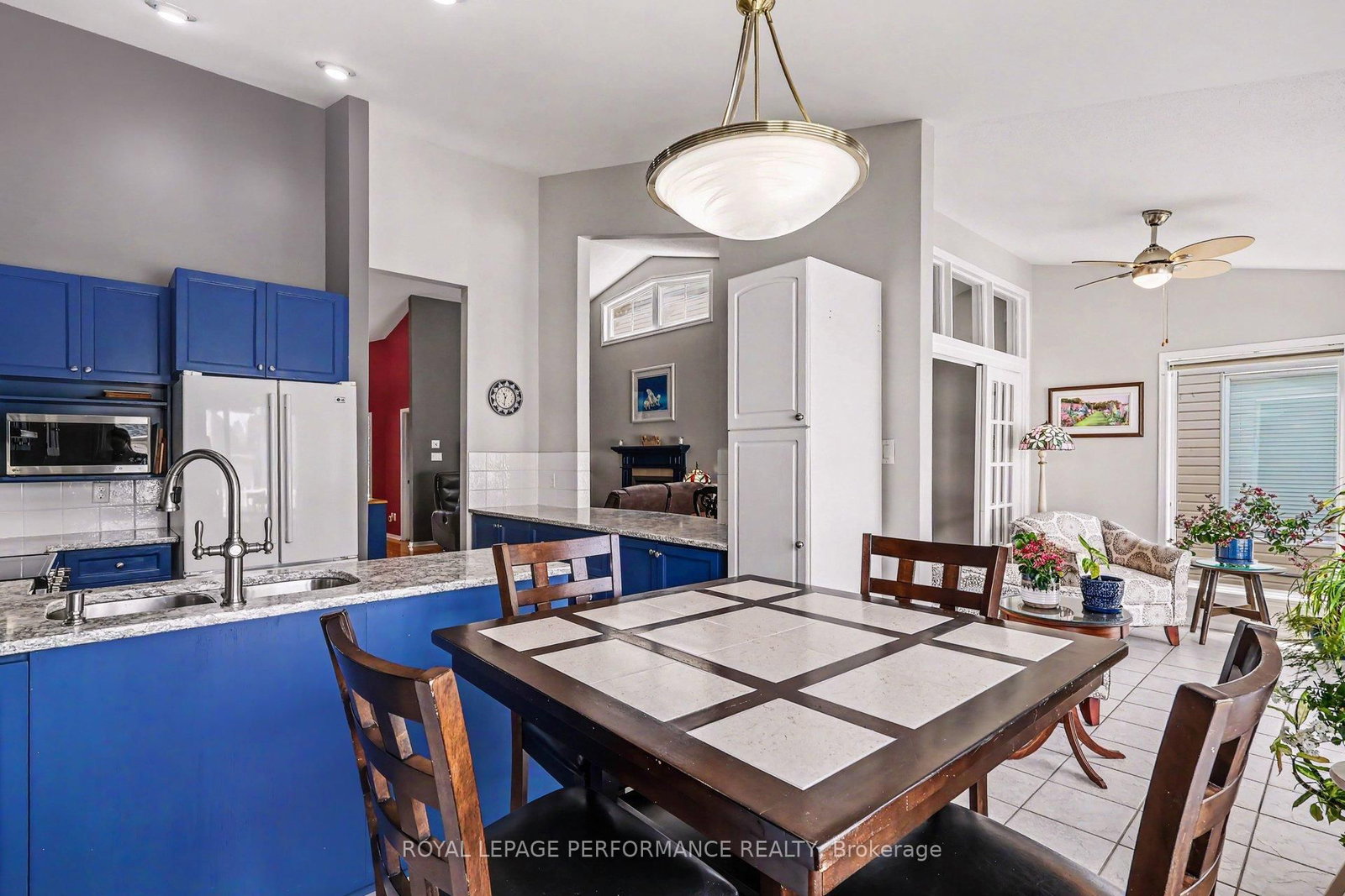 2110 Ricardo Street • Ottawa, ON photo 9