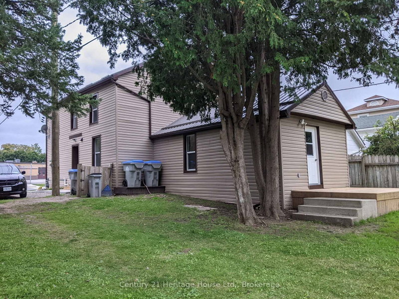 50 Goderich Street E