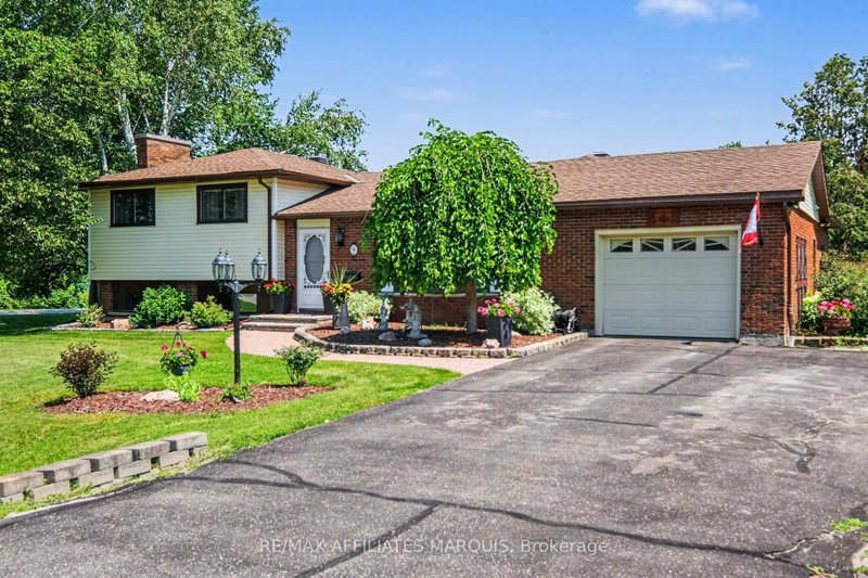 9 Forest Drive