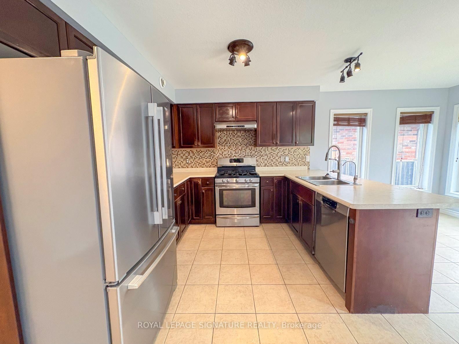 31 Ingram Drive • Guelph, ON photo 10