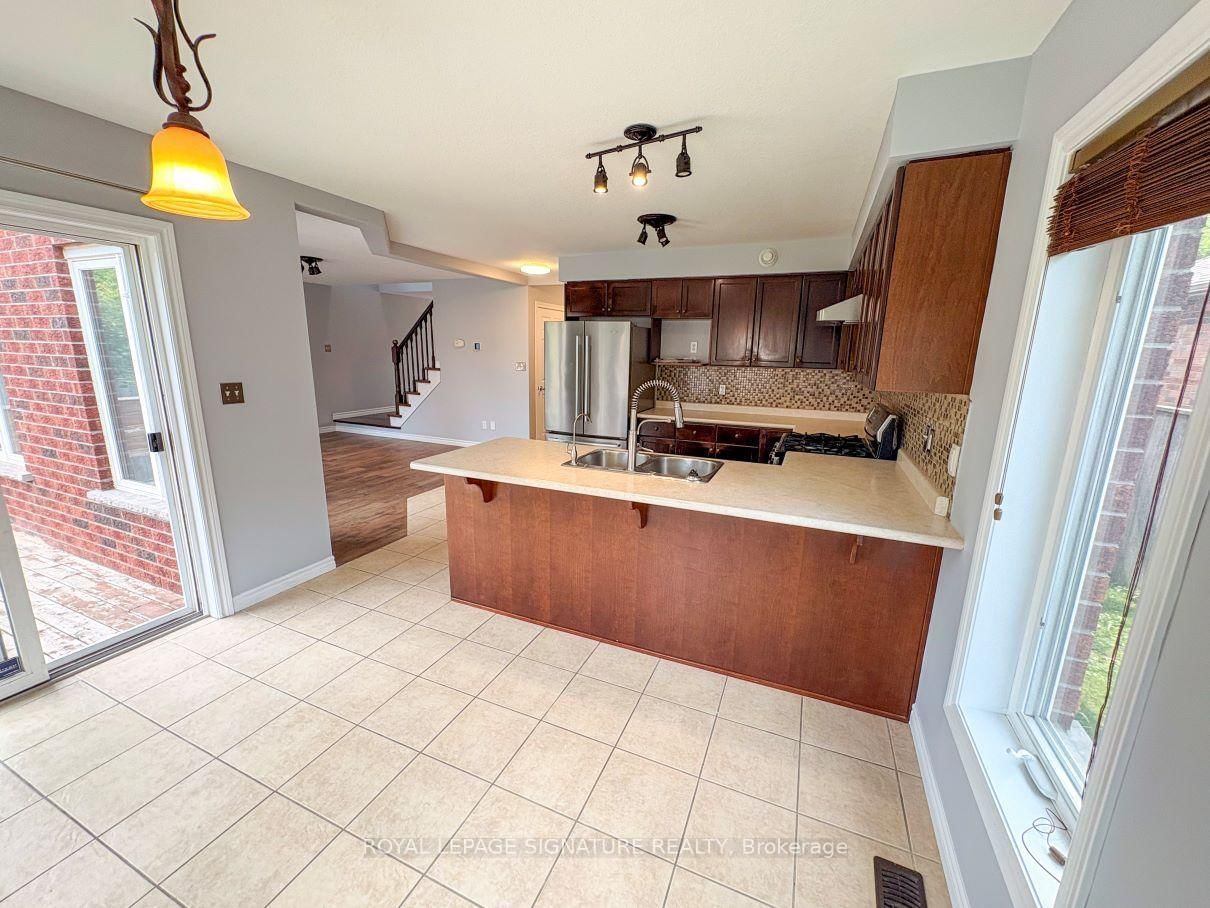 31 Ingram Drive • Guelph, ON photo 11