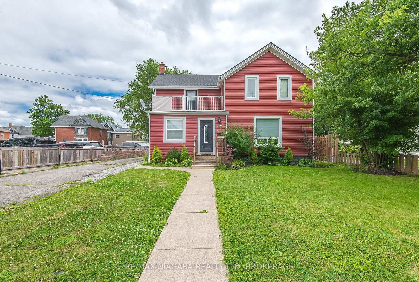 170 Hellems Avenue E • Welland, ON photo 2