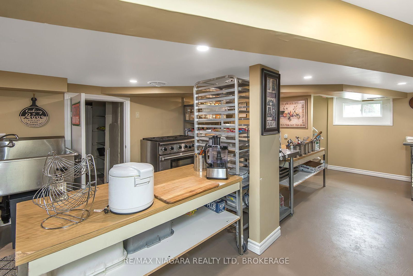 170 Hellems Avenue E • Welland, ON photo 32