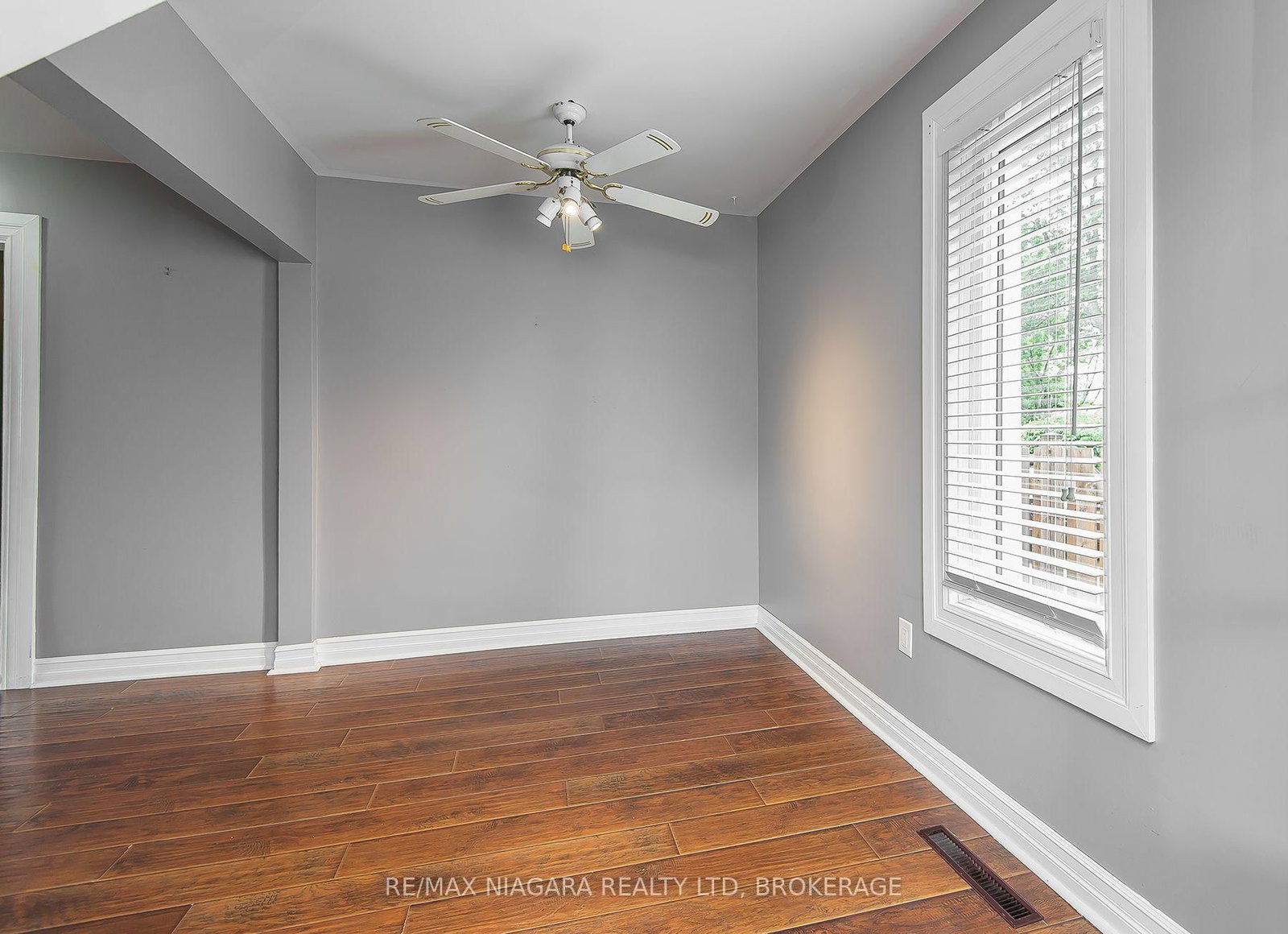 170 Hellems Avenue E • Welland, ON photo 9