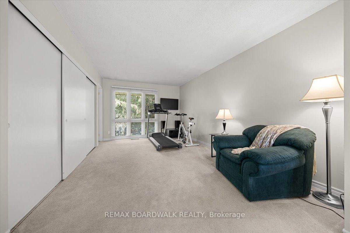 15 Selwyn Crescent • Ottawa, ON photo 32