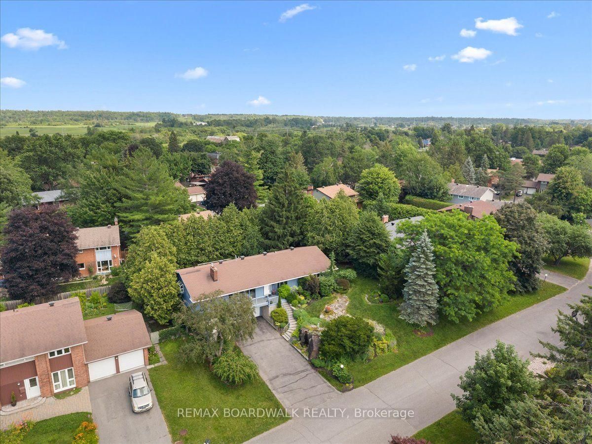15 Selwyn Crescent • Ottawa, ON photo 47