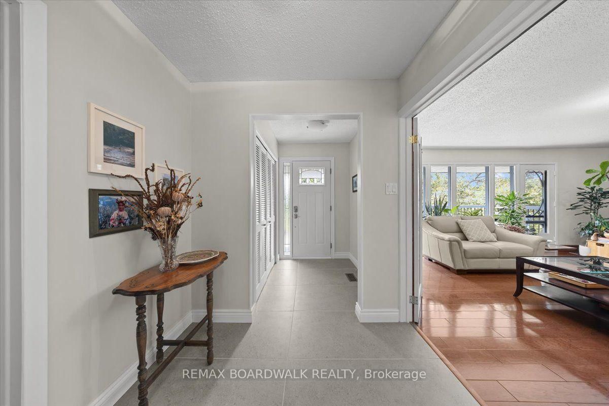 15 Selwyn Crescent • Ottawa, ON photo 6