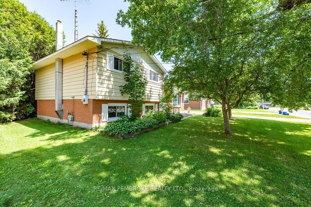 1656 Beachburg Road