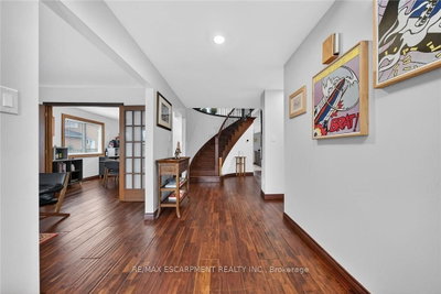 6 Regal Drive — photo 5
