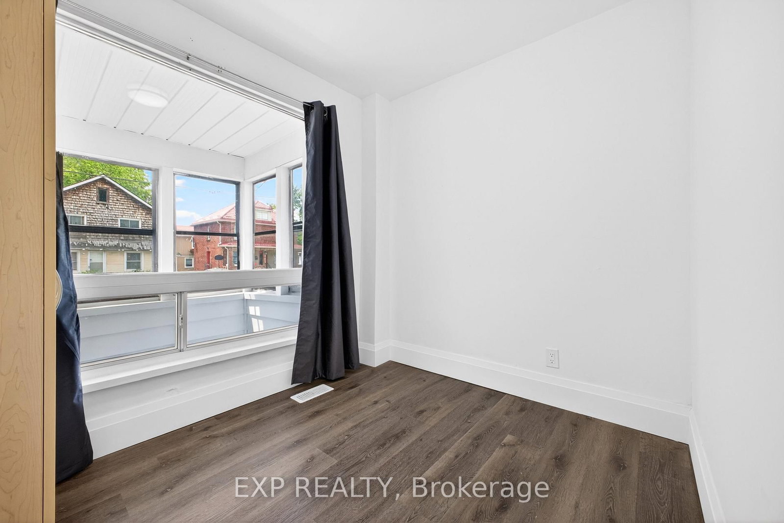 6564 LEVEL Avenue • Niagara Falls, ON photo 6