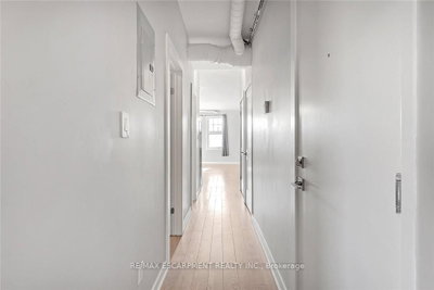Unit 302 — 657 BARTON Street E — photo 4