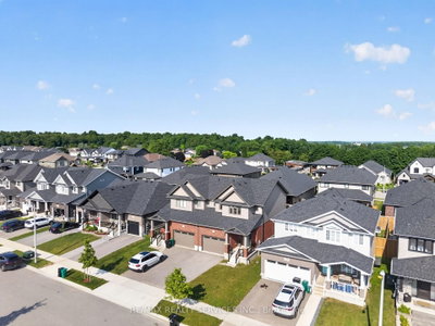 138 Woodberry Crescent • Woolwich, ON photo 3