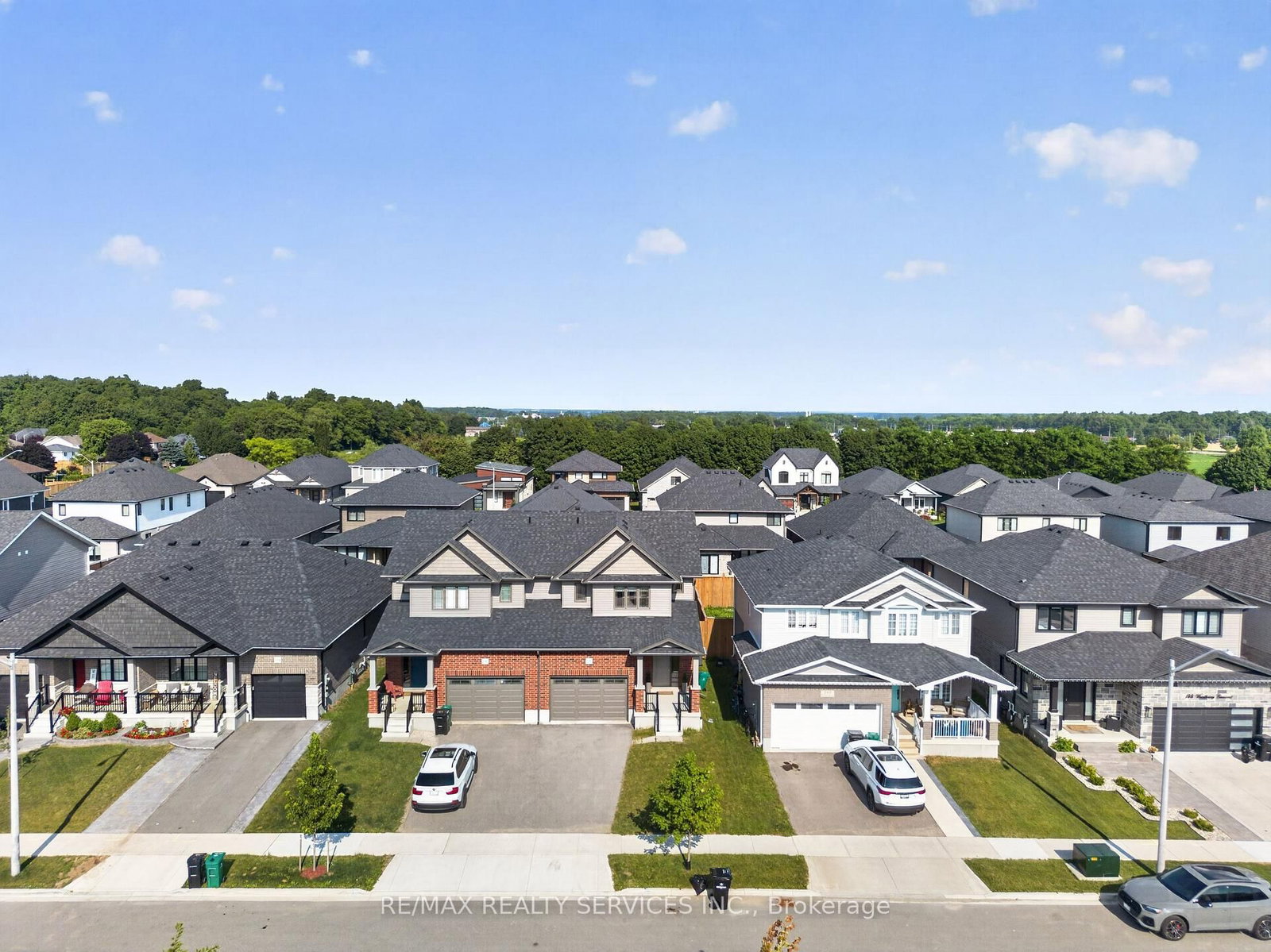 138 Woodberry Crescent • Woolwich, ON photo 4