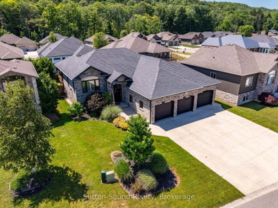 336 5th Avenue A W • Owen Sound, ON photo 2