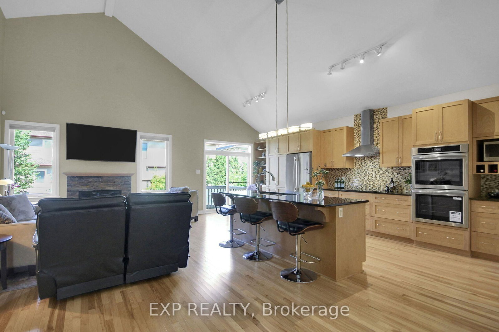 417 Charing Cross Way • Ottawa, ON photo 14