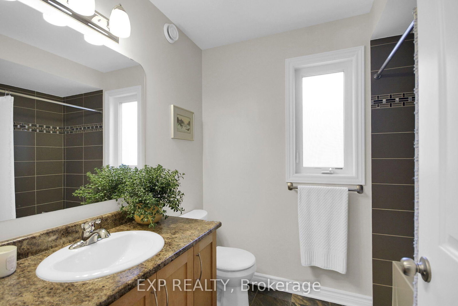 417 Charing Cross Way • Ottawa, ON photo 35
