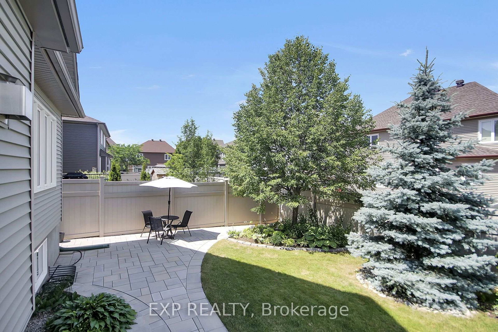 417 Charing Cross Way • Ottawa, ON photo 43