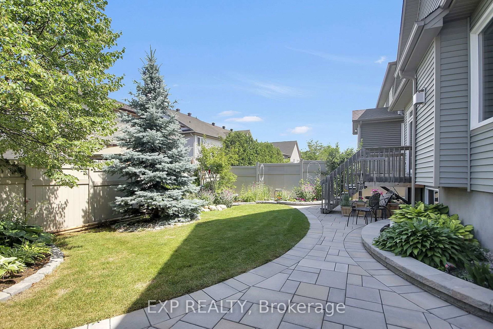 417 Charing Cross Way • Ottawa, ON photo 45