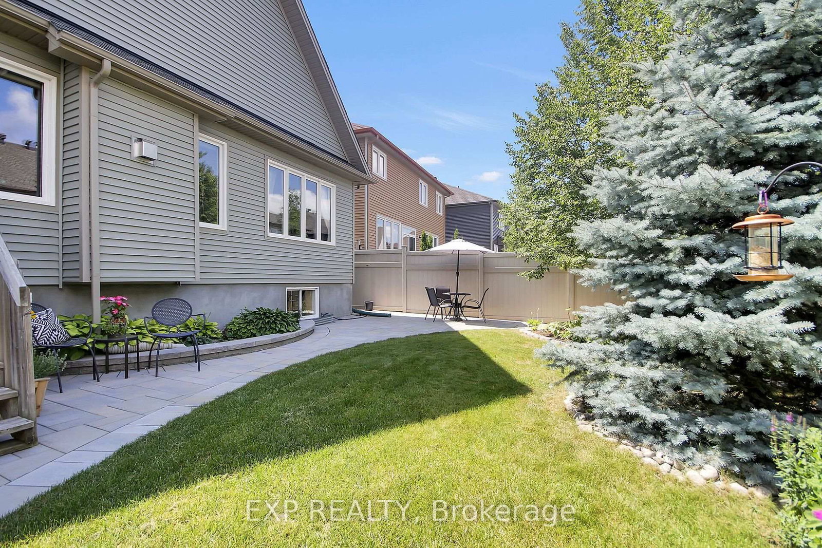 417 Charing Cross Way • Ottawa, ON photo 46