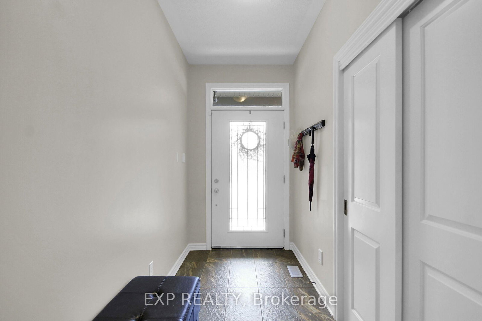 417 Charing Cross Way • Ottawa, ON photo 5