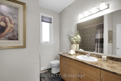 417 Charing Cross Way • Ottawa, ON photo 9