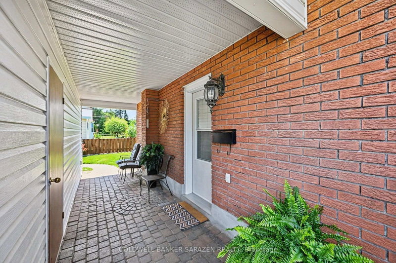 68 TIERNEY St S photo 5