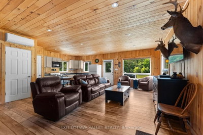 495 Gravel Pit Lane • Coe Hill, ON photo 5