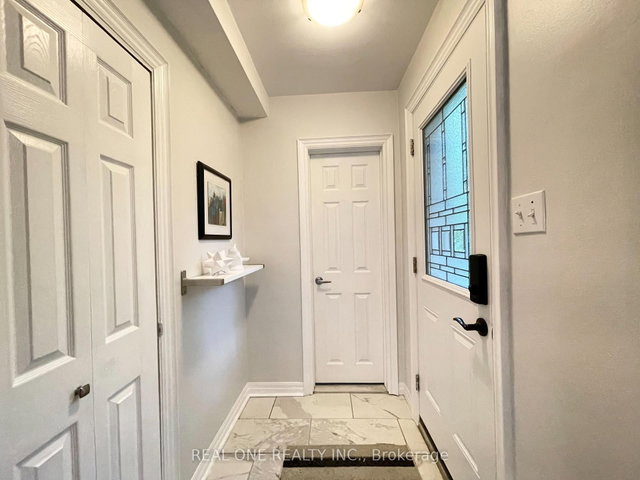 290 WESTCOURT Place