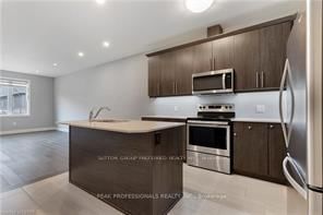 Unit 1363 — 1375 WHETHERFIELD Street — photo 5