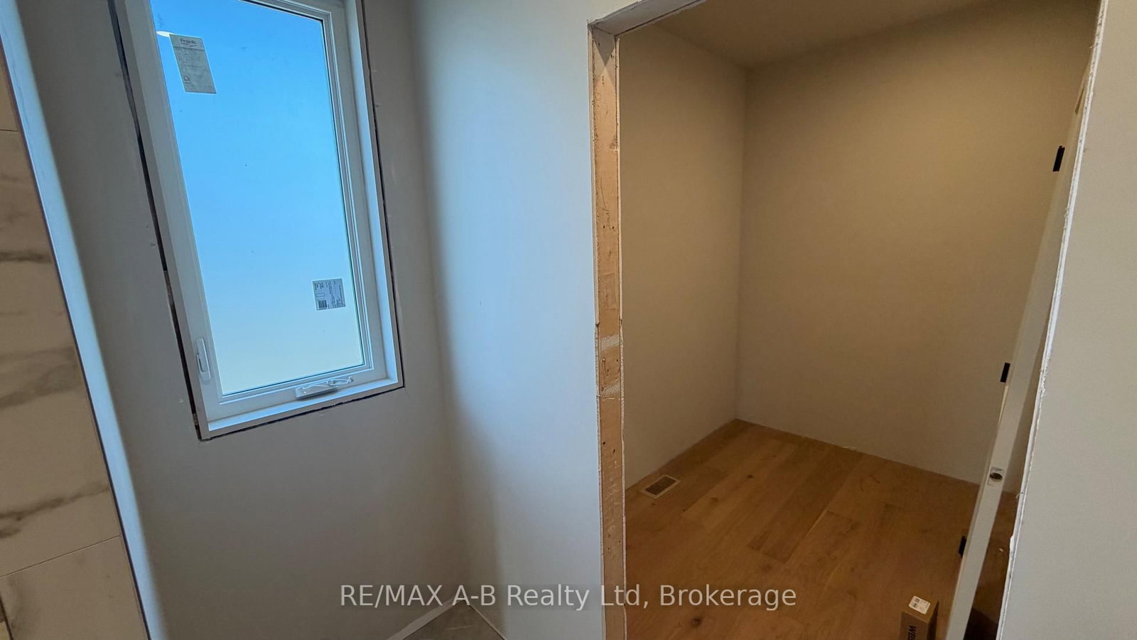 8 Orchard Drive • Stratford, ON photo 12