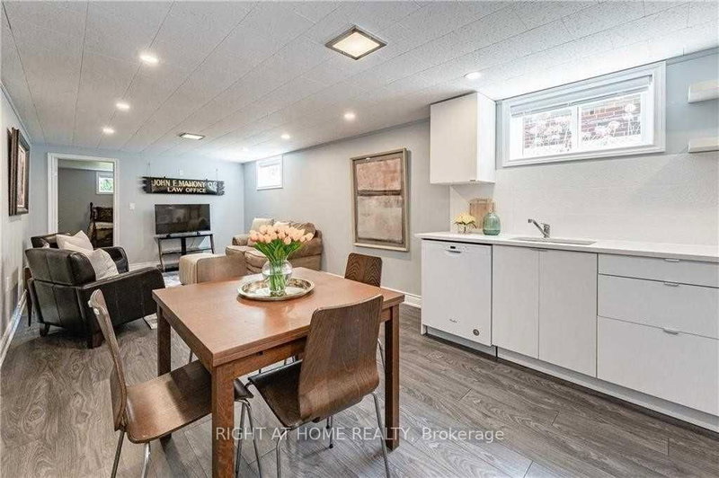 118 Briarwood Crescent